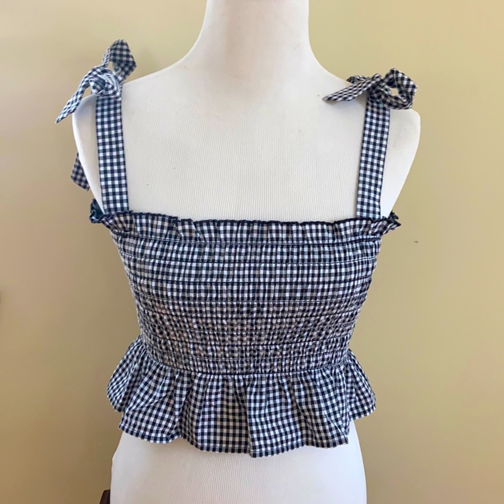 Small, black and white tank top from forever 21